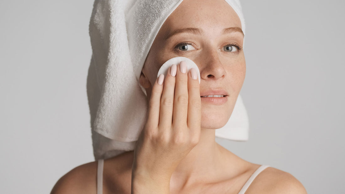 Latte Detergente Struccante di Cosmetic Line e i suoi Benefici Rigeneranti